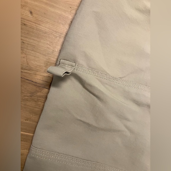 North Face hiking pants. Near-new condition! - Picture 9 of 16